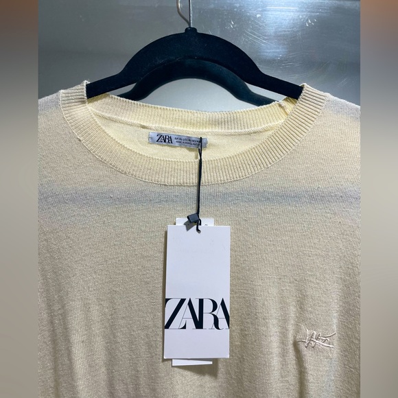 Cream Coloured Long-sleeve Sweater - Picture 2 of 3